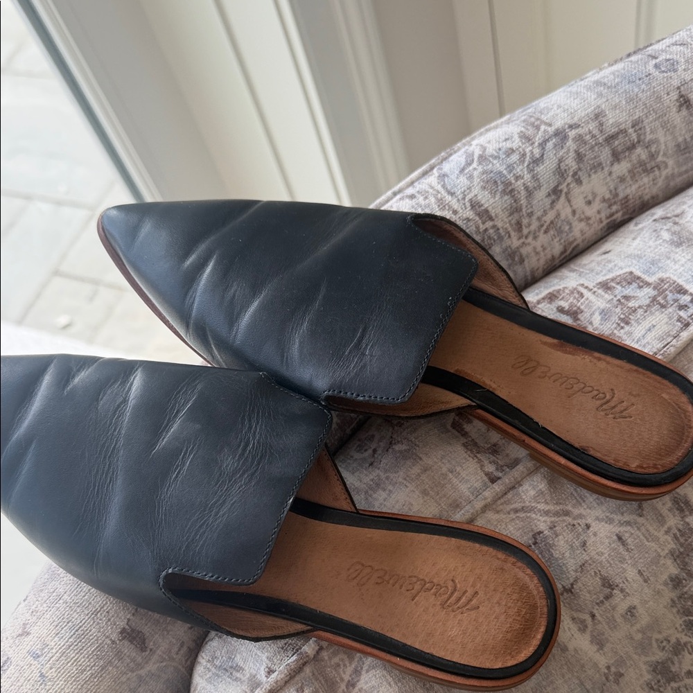 Madewell Black Leather Pointed-Toe Slip-On Mules